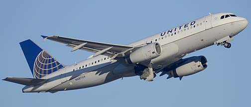 United Airbus A320-232 N487UA, Phoenix Sky Harbor, December 23, 2013